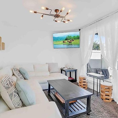 2 Bedroom Getaway On The River/Close To Marina Belle River 外观 照片