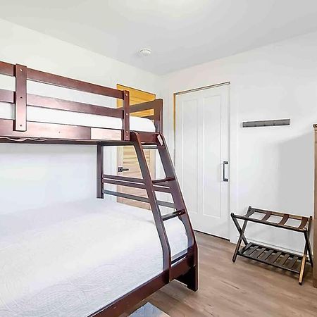 2 Bedroom Getaway On The River/Close To Marina Belle River 外观 照片