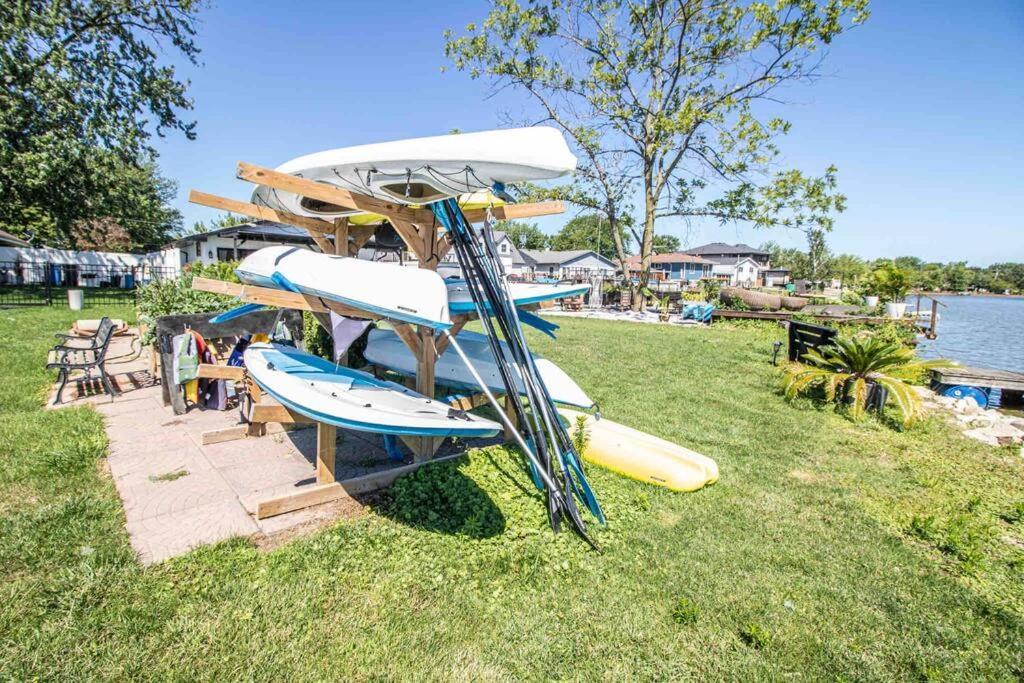 2 Bedroom Getaway On The River/Close To Marina Belle River 外观 照片